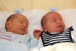 Foto zweier Babys (Zwillinge)
